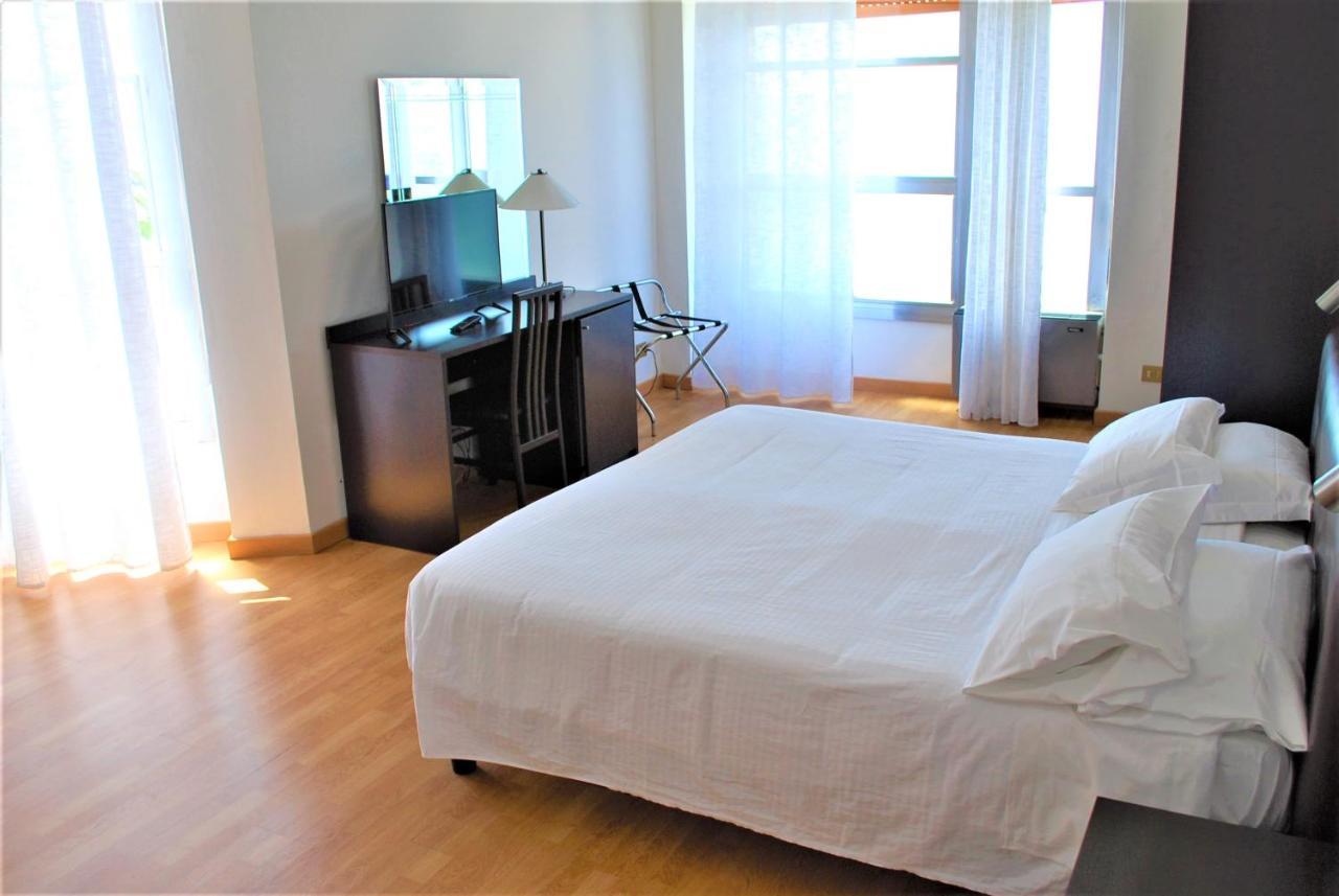 Park Hotel Mar Grande Tarente Buitenkant foto