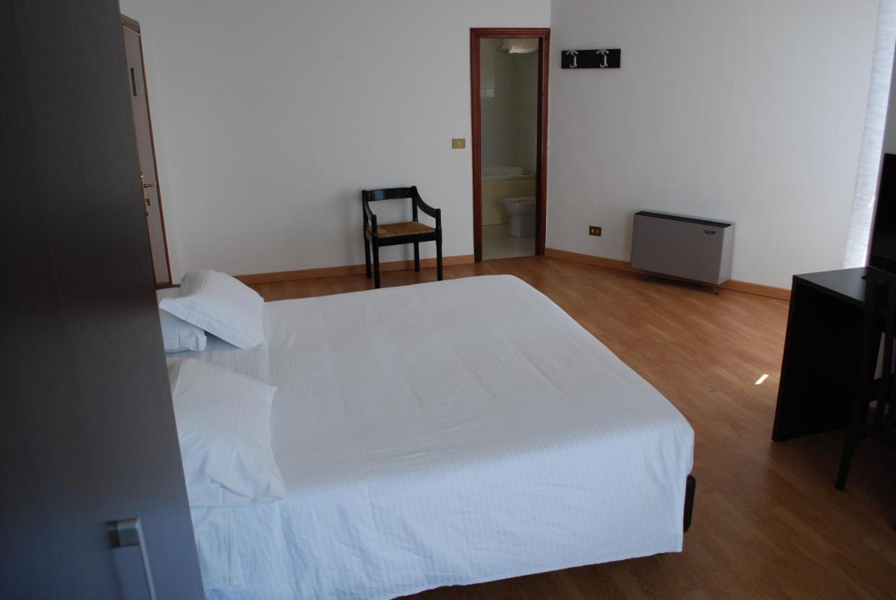 Park Hotel Mar Grande Tarente Buitenkant foto