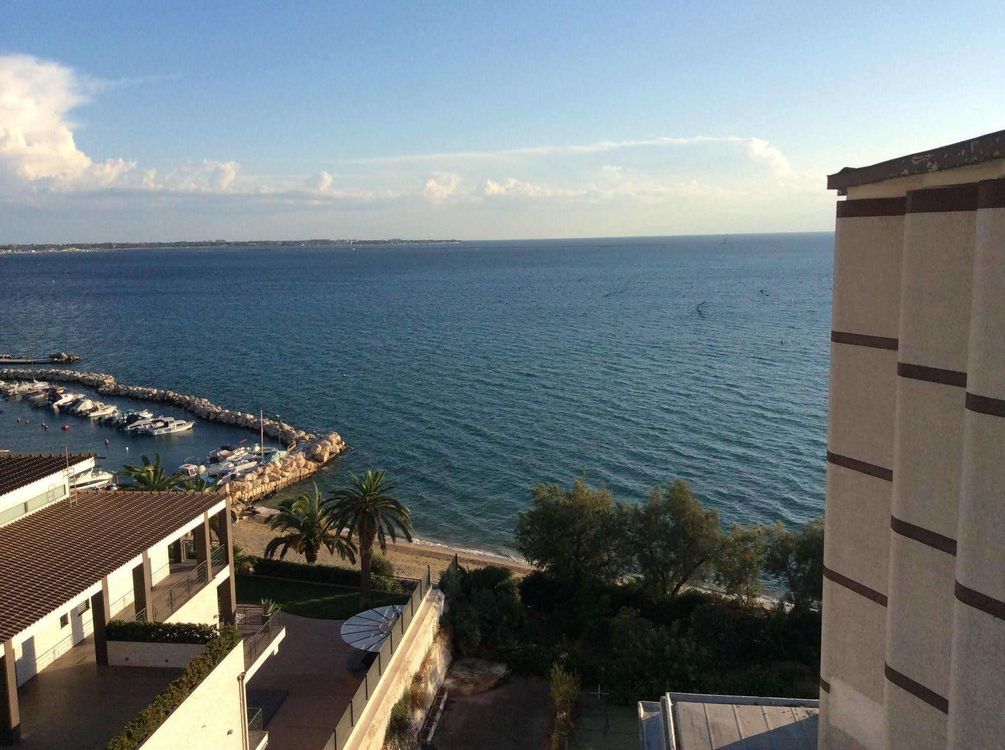 Park Hotel Mar Grande Tarente Buitenkant foto