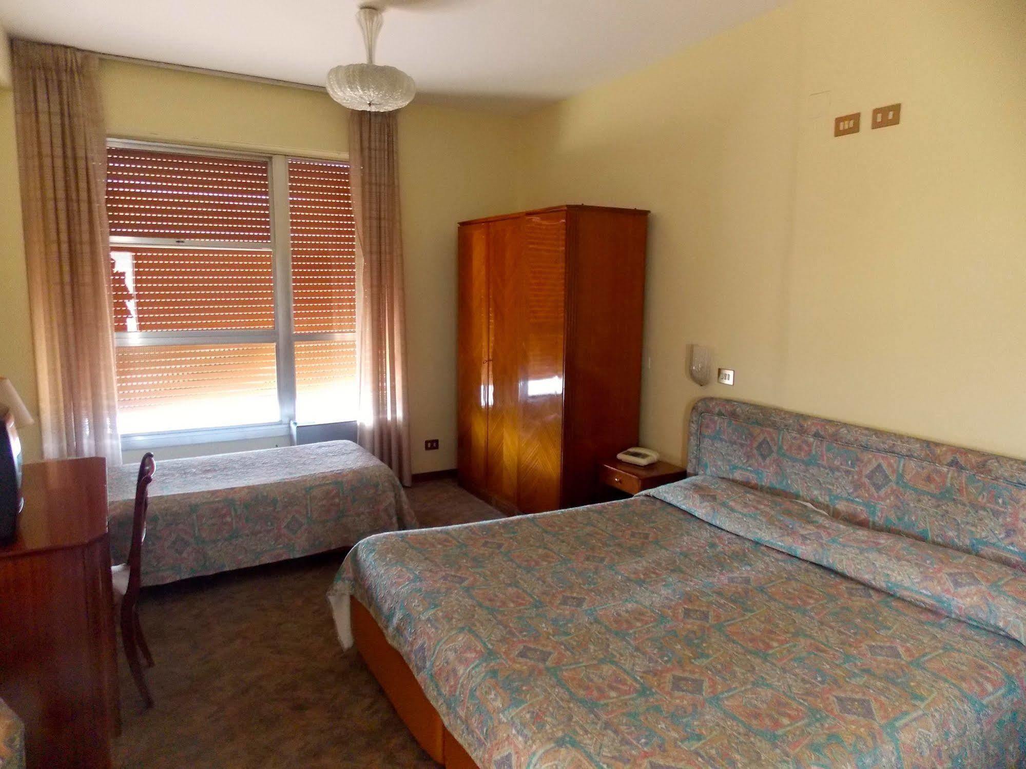 Park Hotel Mar Grande Tarente Buitenkant foto